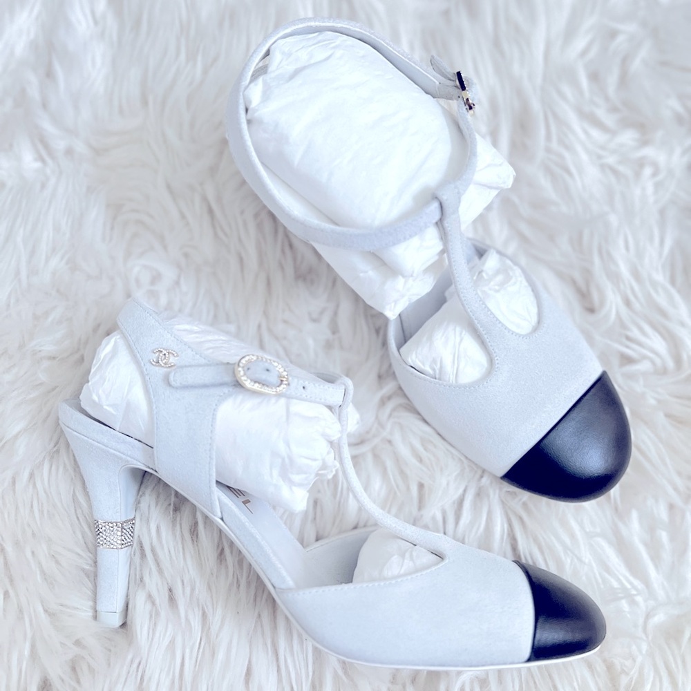 NIB CHANEL 22B Mary Jane Heels 38C